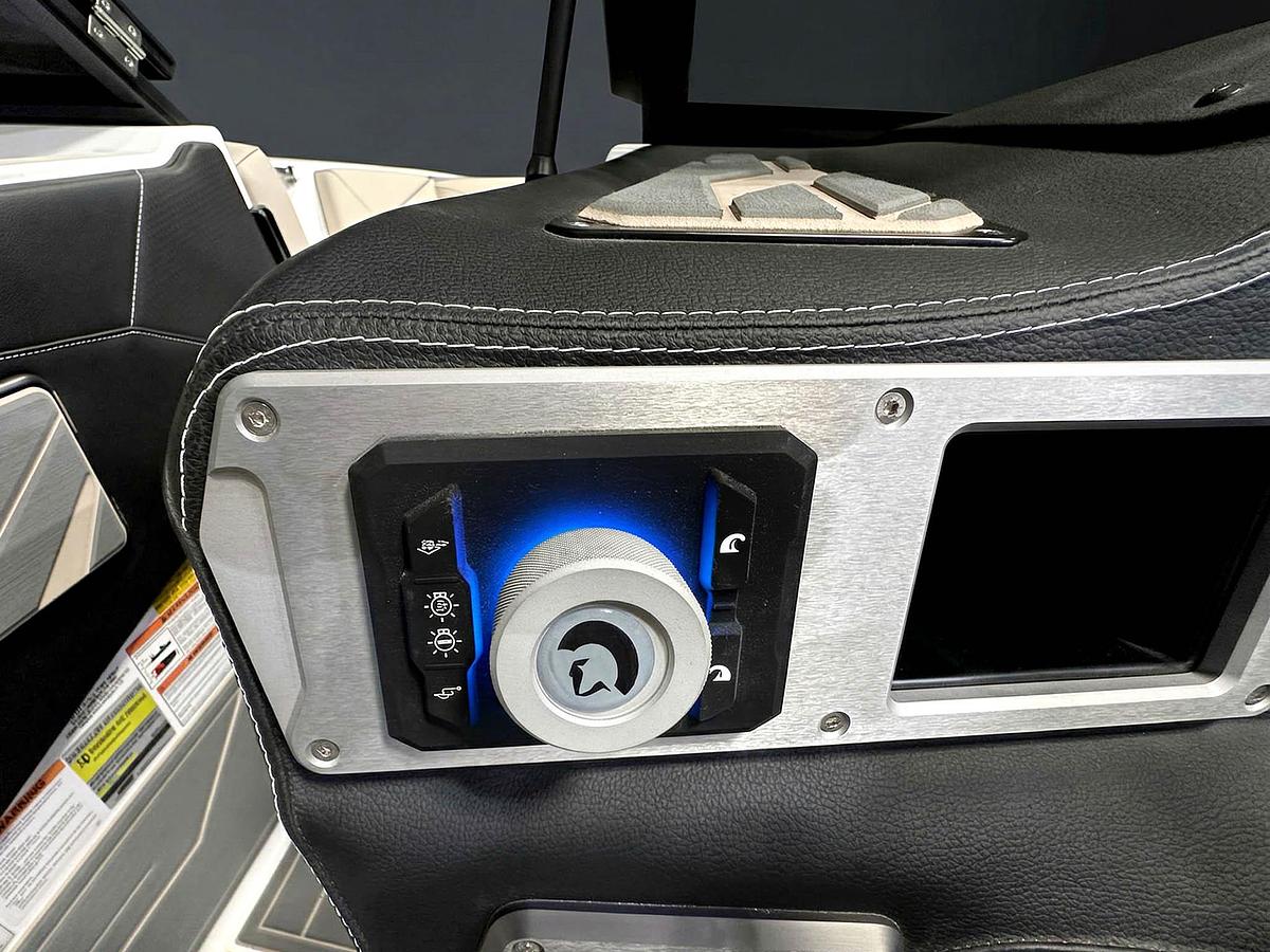 2026 Centurion Nv243 - Steel Blue Flake / White Frost