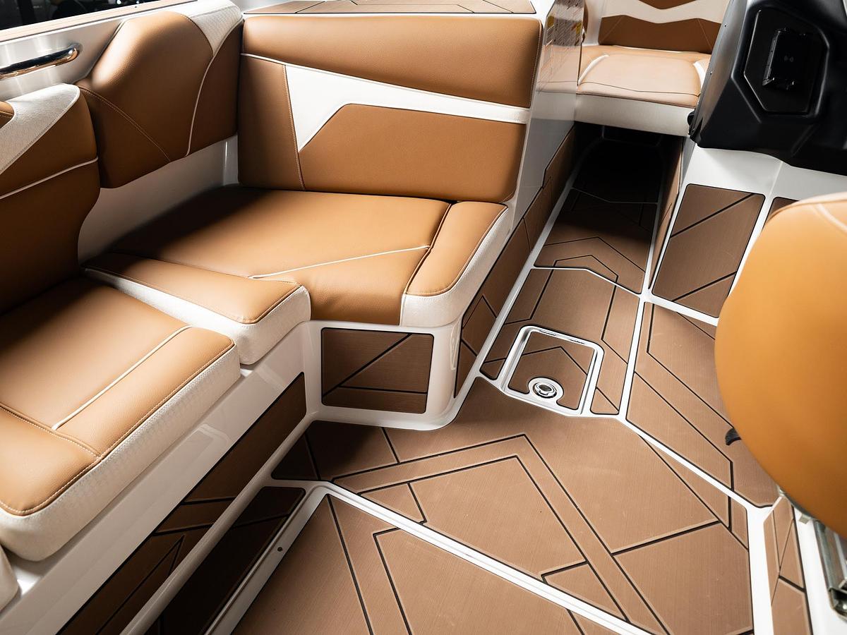 Used 2025 Supreme S240 - White Frost / Castano Brown Interior