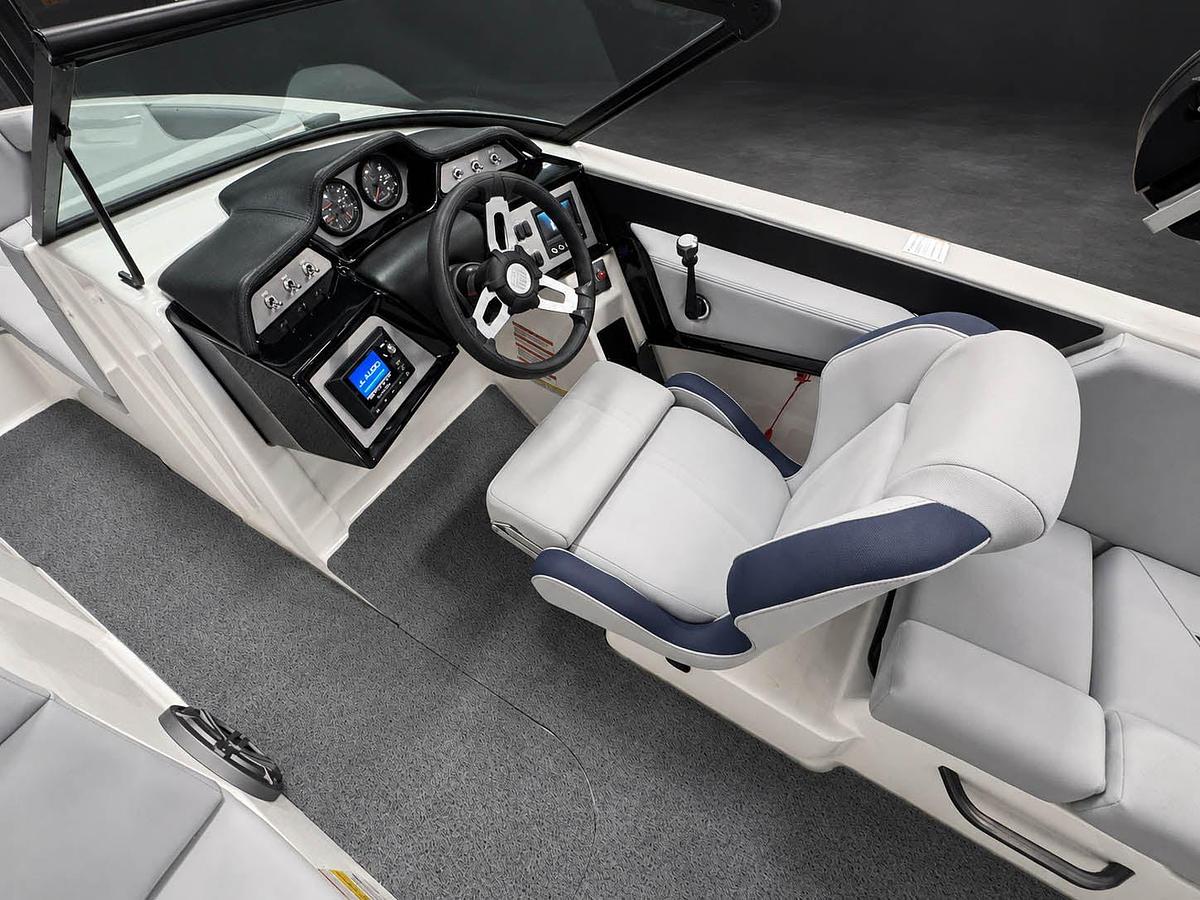 Used 2022 Mastercraft NXT22 in BLUE w/ gray interior