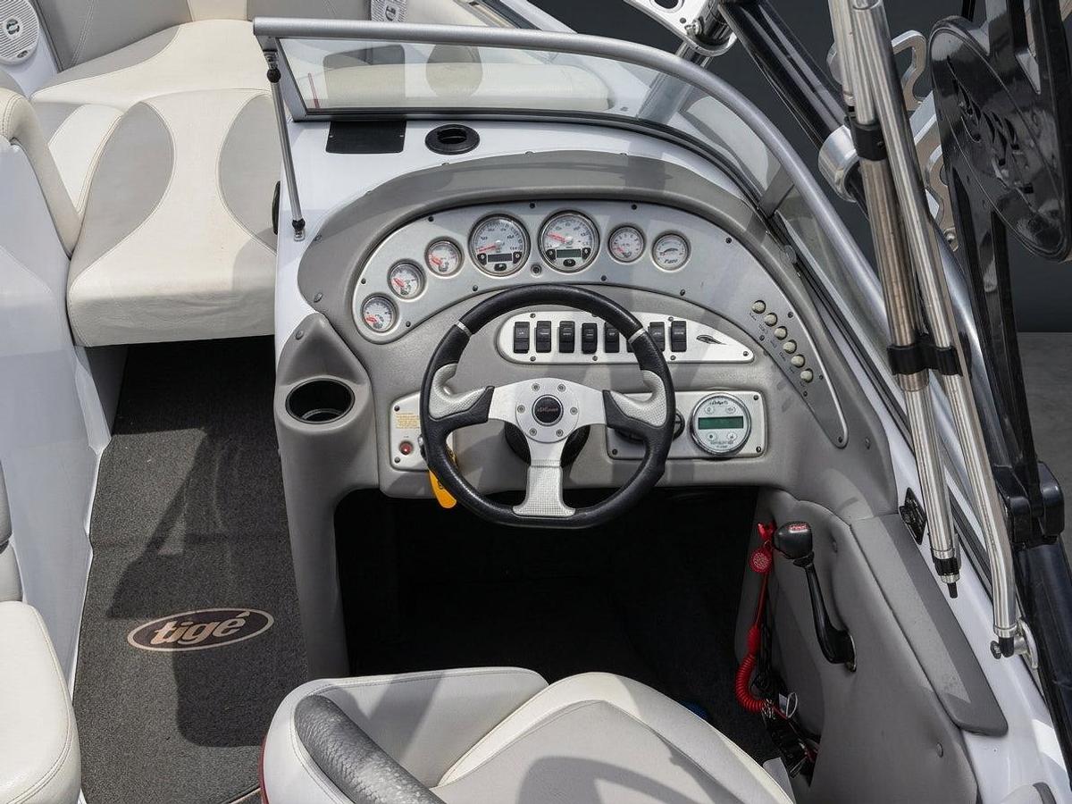 Used 2005 Tige 22V in Red w/ White interior