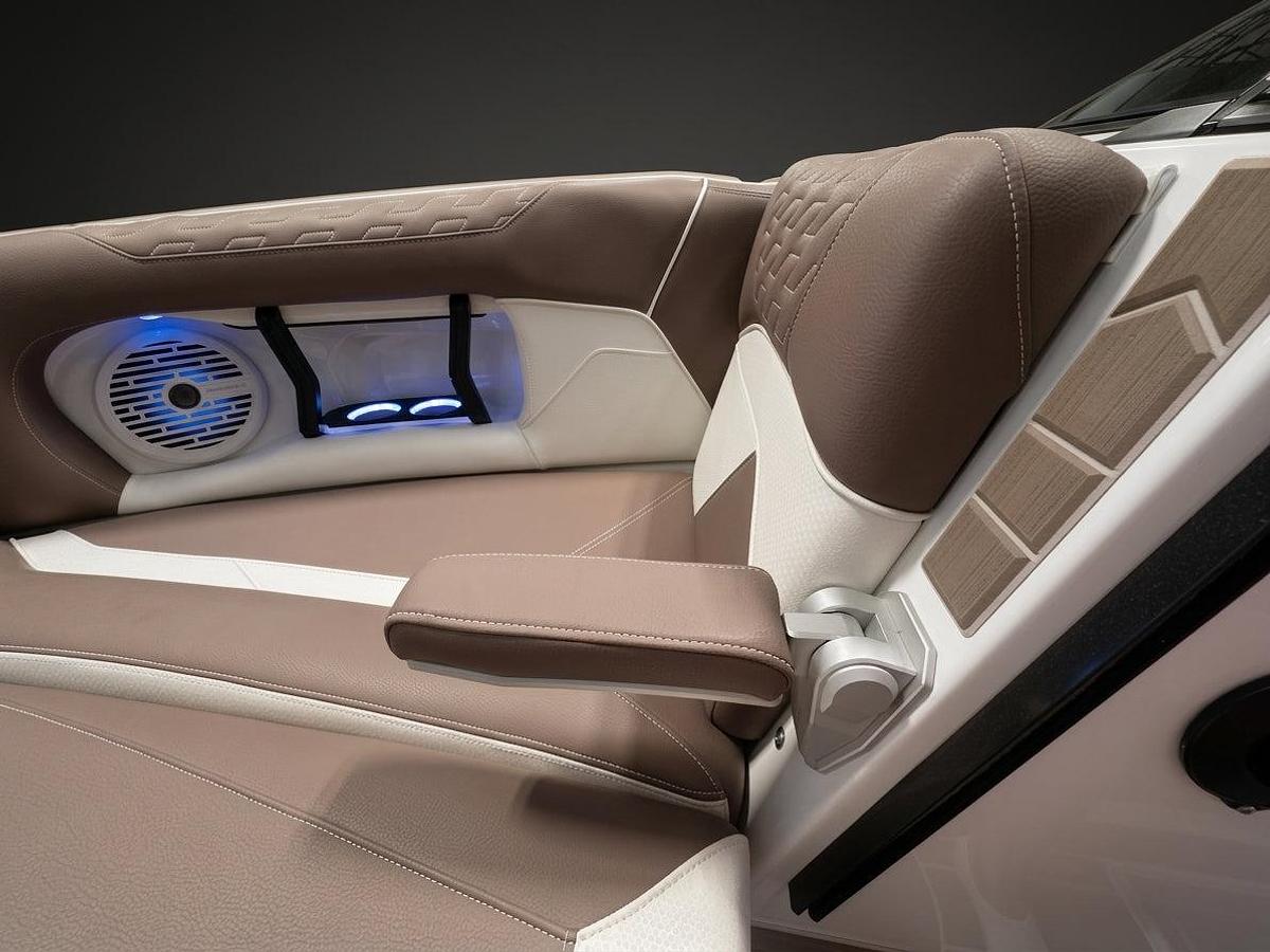 2026 Centurion Ri245 - White Frost / Mocha