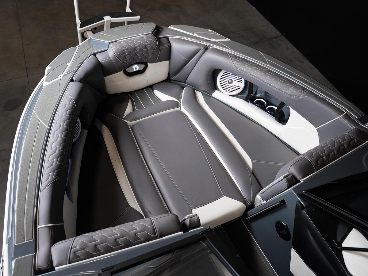 2026 Centurion Ri245 - Charcoal / White Accents