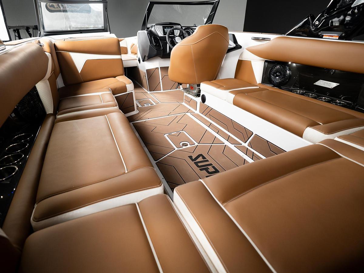 Used 2025 Supreme S240 - White Frost / Castano Brown Interior