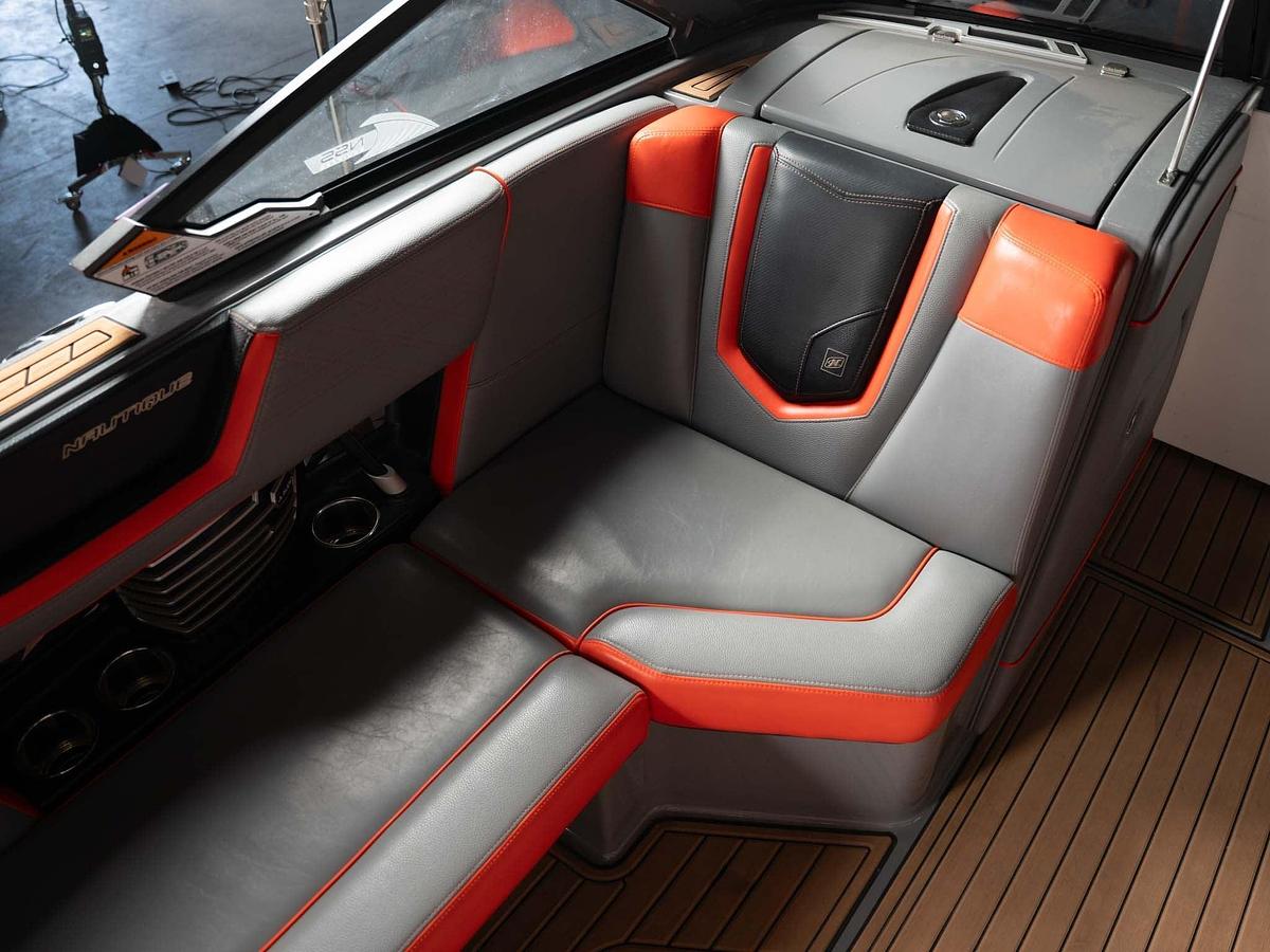 Used 2019 Nautique G25 - Grey / Orange