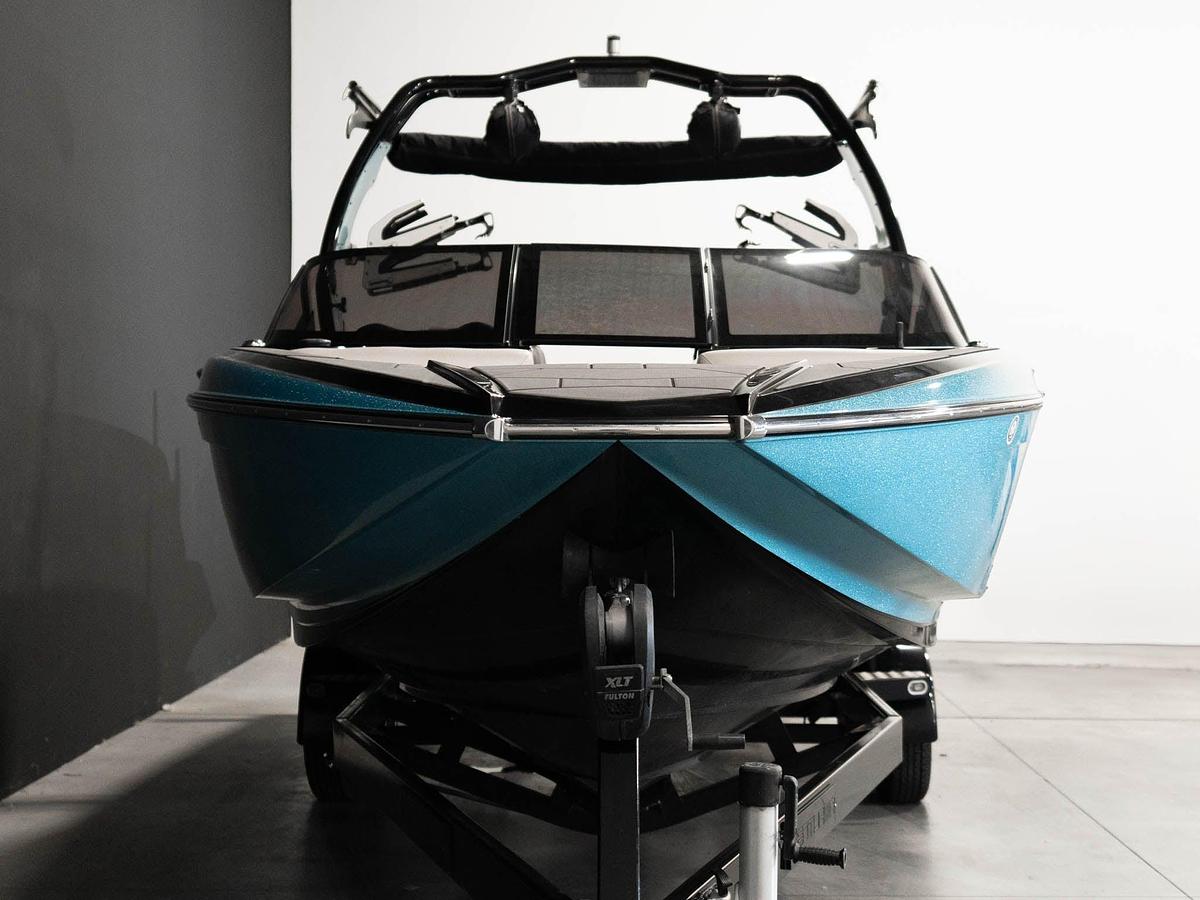 Used 2020 Centurion Vi24- Black / SkyBlue