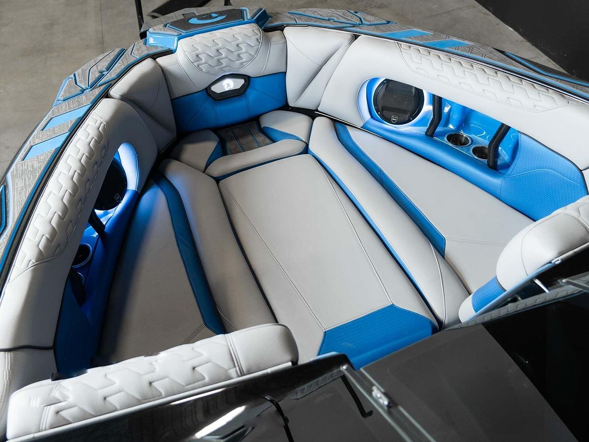 2025 Centurion Ri245 - Onyx Black / Marina Blue