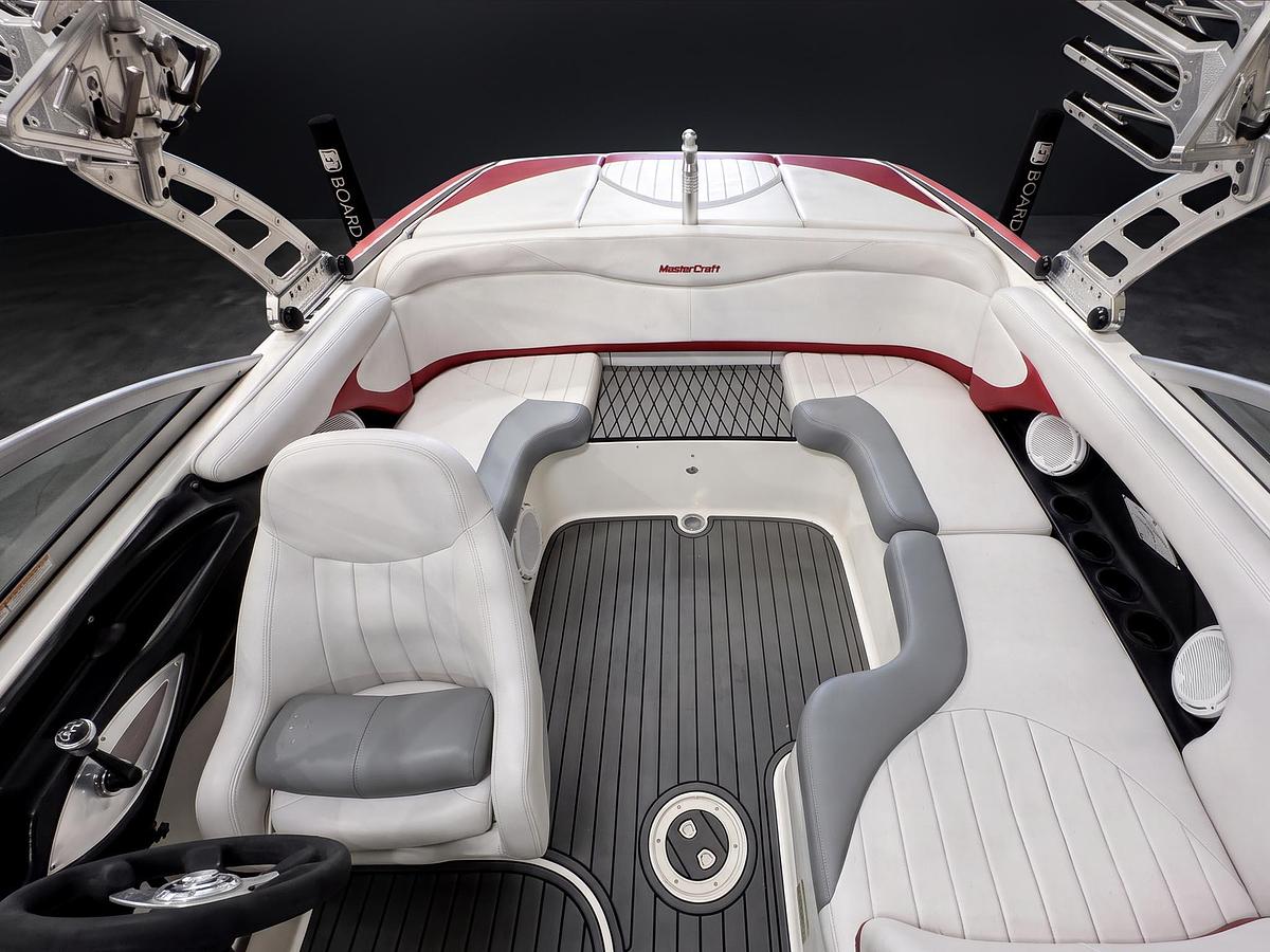 Used 2006 Mastercraft Xstar in Red / White