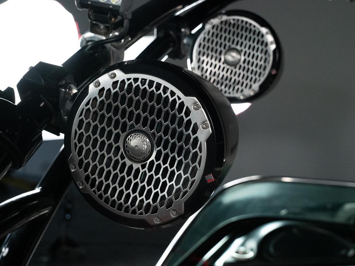 Used 2013 Sanger 237 Wake Series - Red / Black