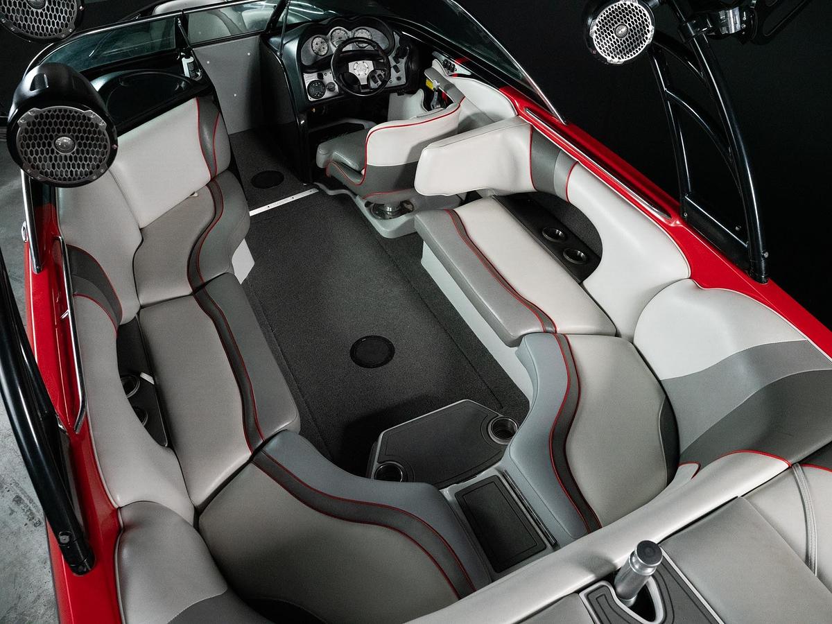 Used 2013 Sanger 237 Wake Series - Red / Black