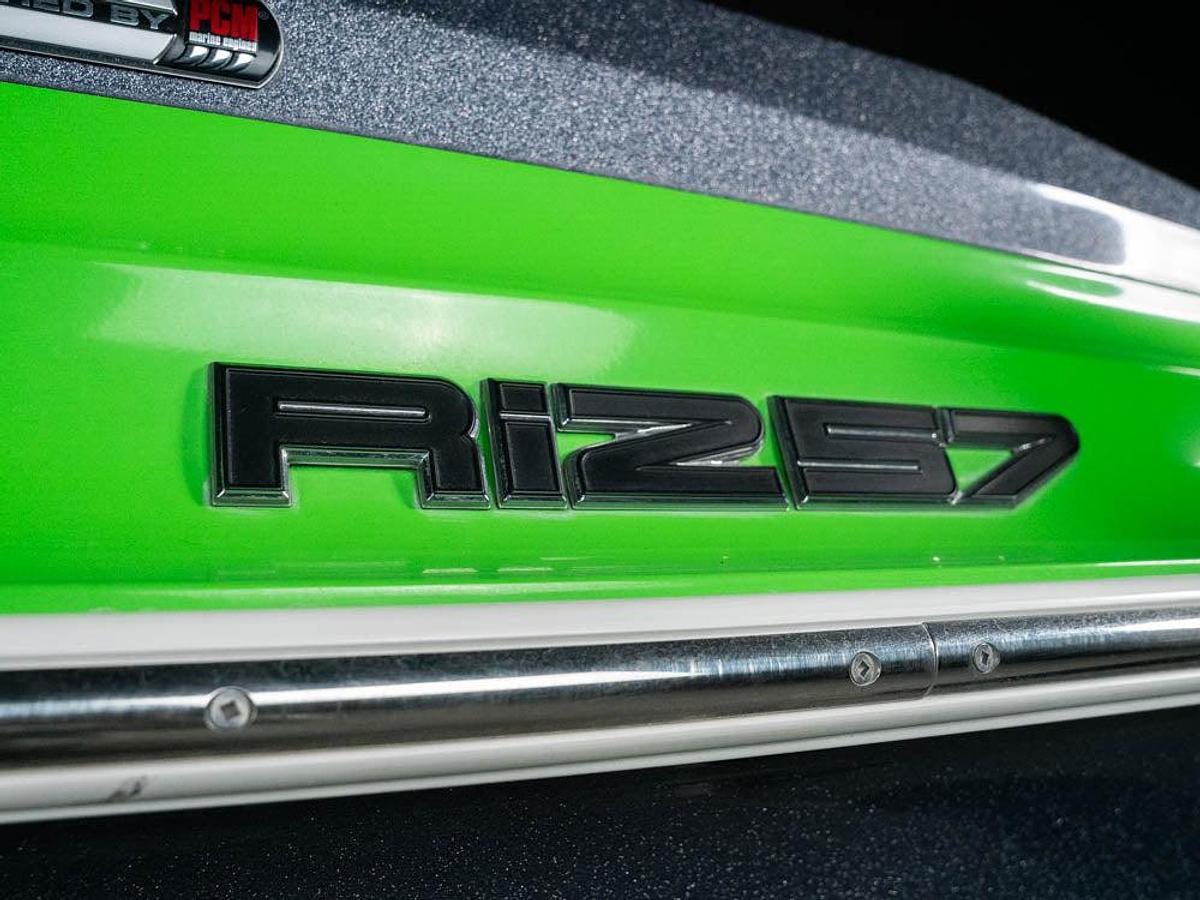 Used 2017 Centurion Ri257 - White / Gunmetal Flake / Green