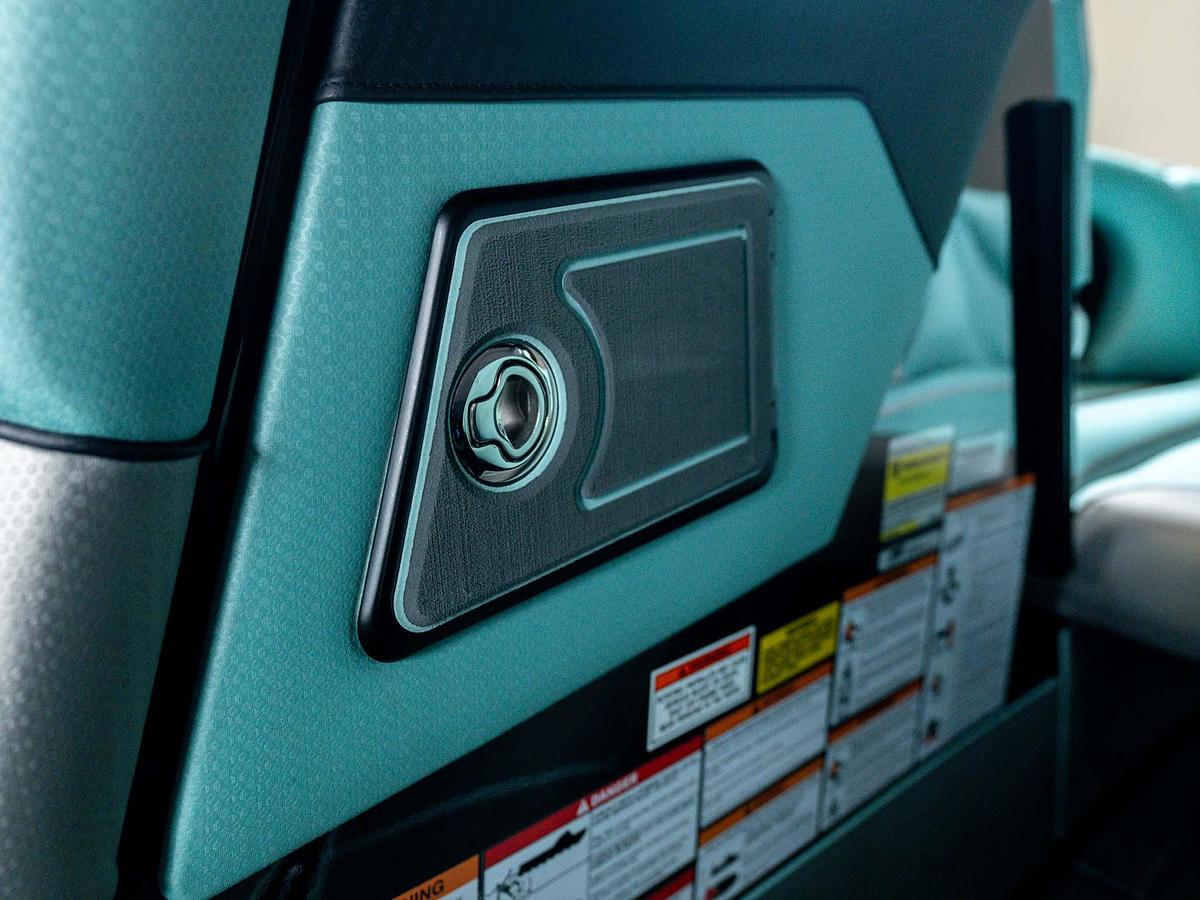 2026 Centurion Ri245 - Onyx Black Flake / Spearmint