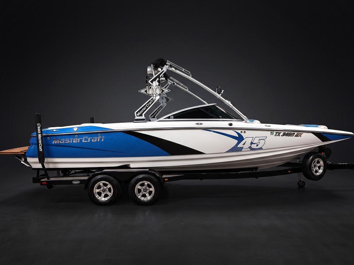 Used 2011 Mastercraft X45 - White / Blue