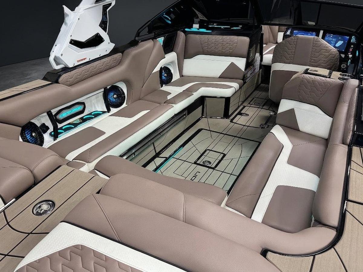 2026 Centurion Ri245 - White Frost / Onyx Black