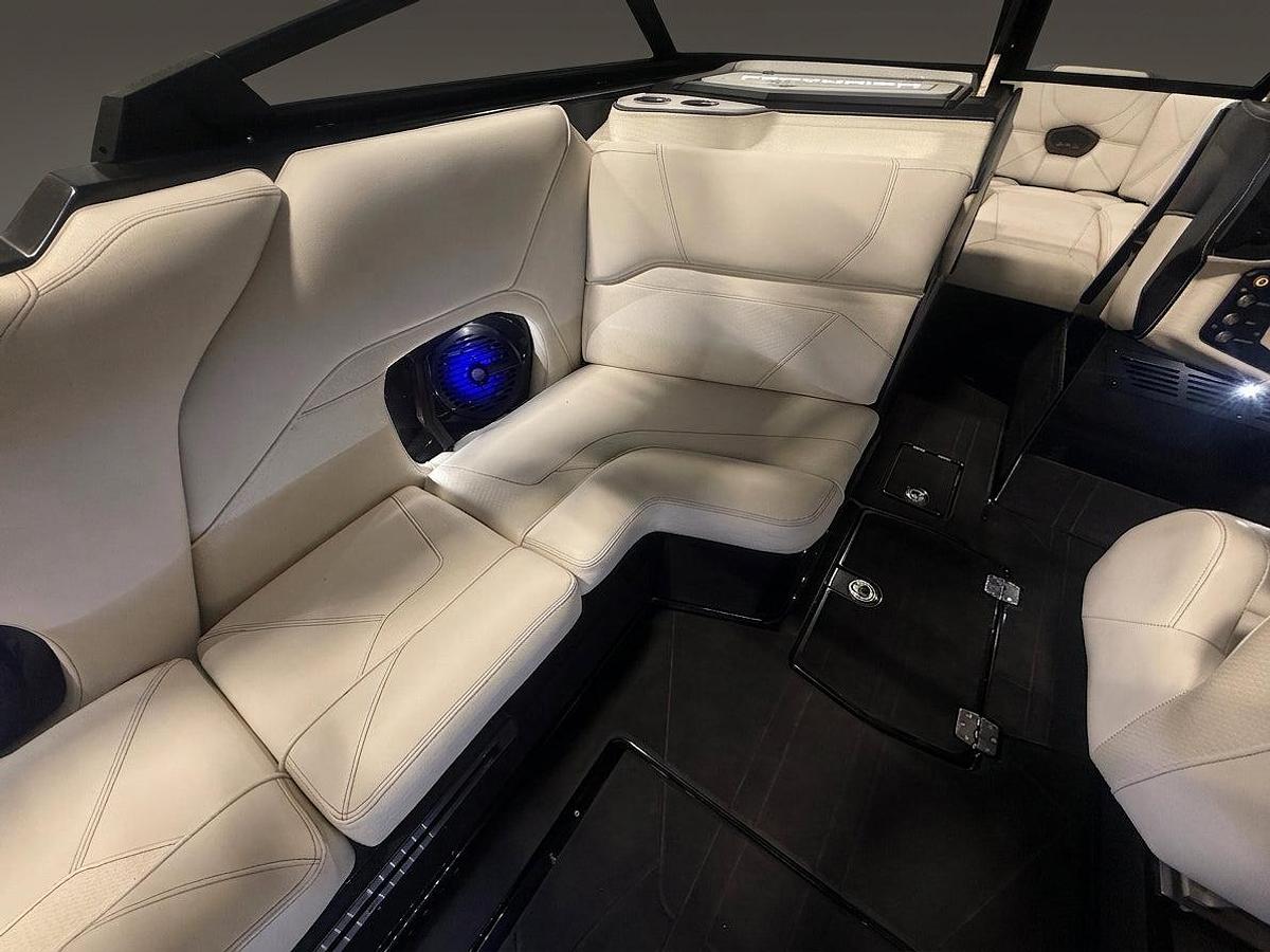 Used 2021 Centurion Ri245 - Black / White