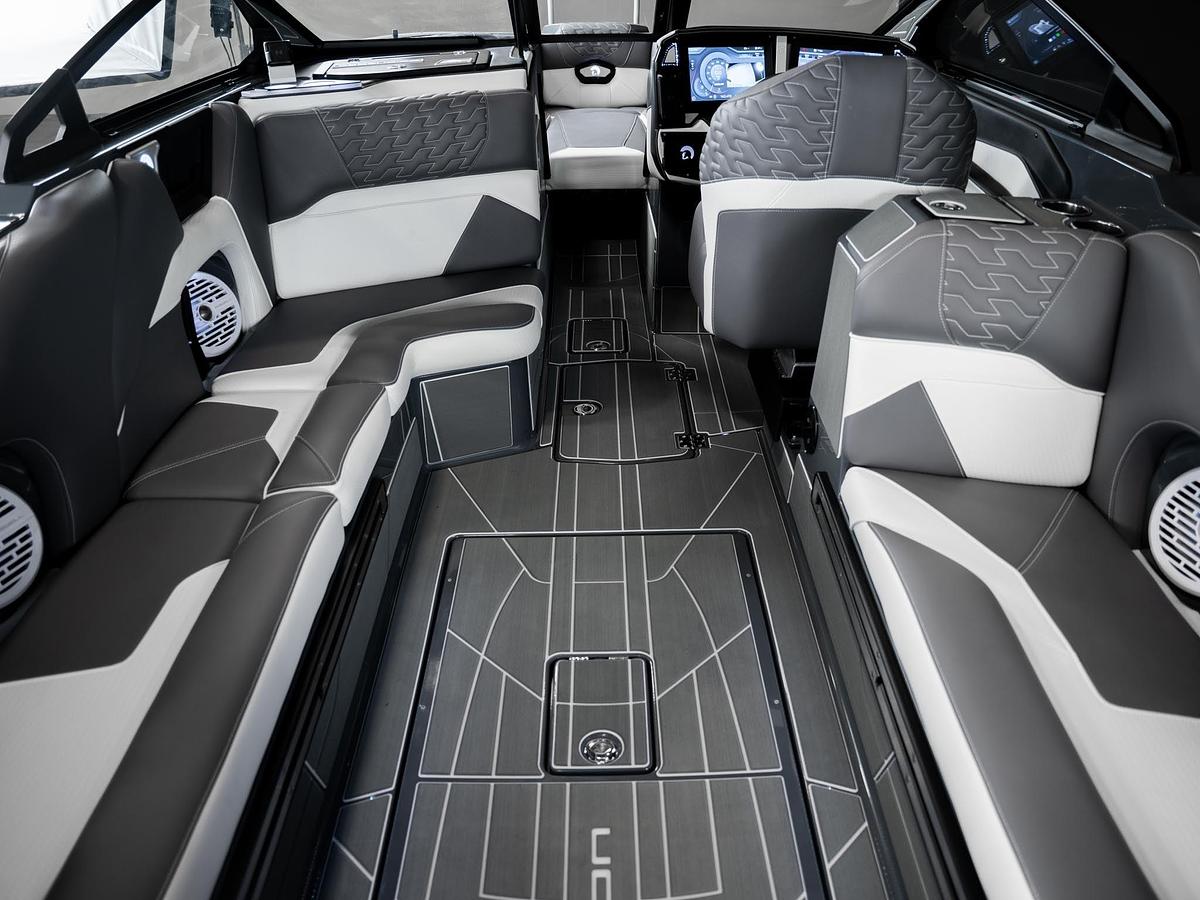 2026 Centurion Ri245 - Charcoal / White Accents