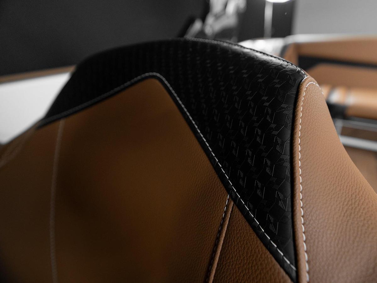 2026 Supreme S240 - White Frost / Castano