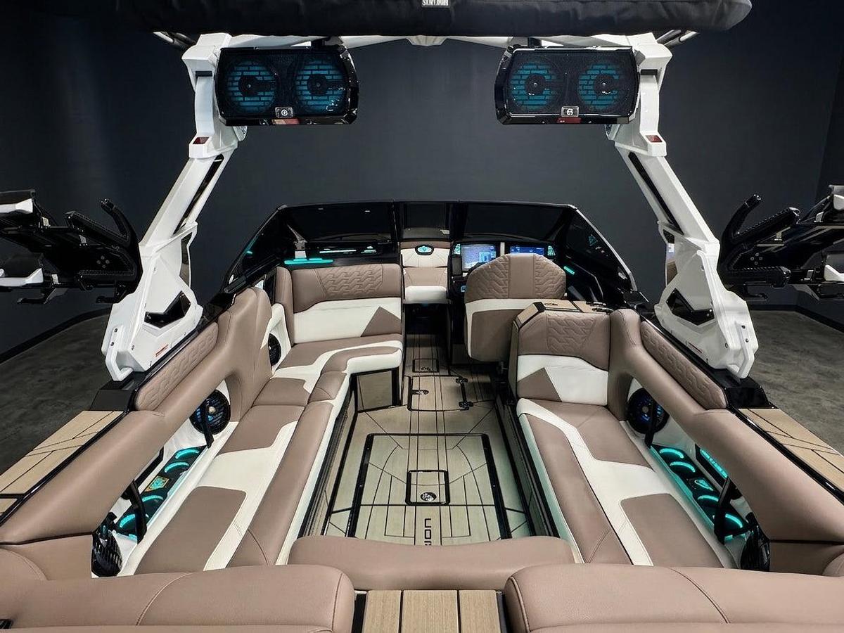2026 Centurion Ri245 - White Frost / Onyx Black