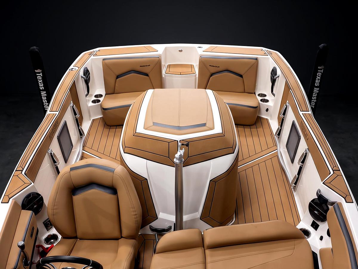 Used 2021 Mastercraft ProStar in All White w/ Tan interior