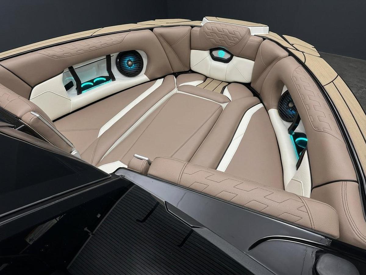 2026 Centurion Ri245 - White Frost / Onyx Black