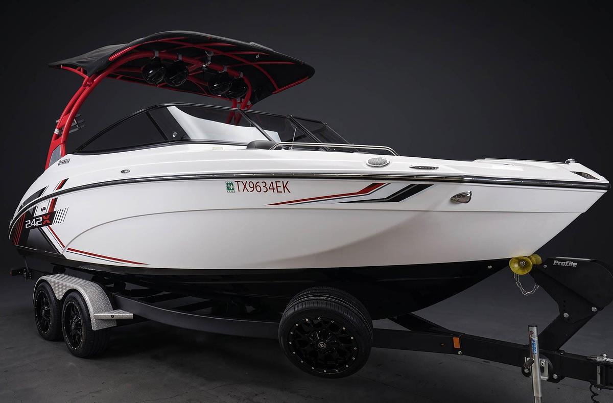 Used 2019 Yamaha 242x in White w/ WHITE interior