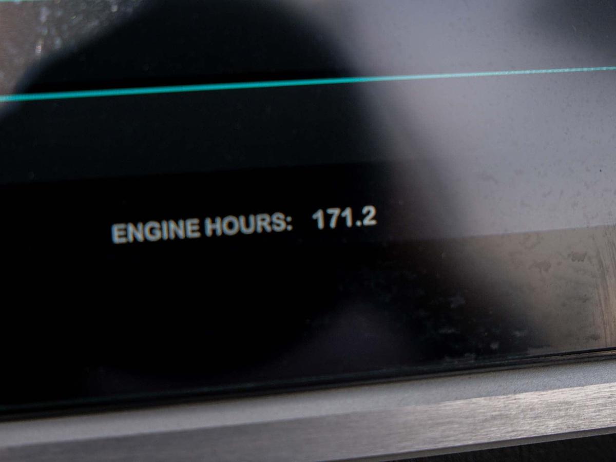 Used 2024 Malibu 23LSV - Silver Flake / Blue