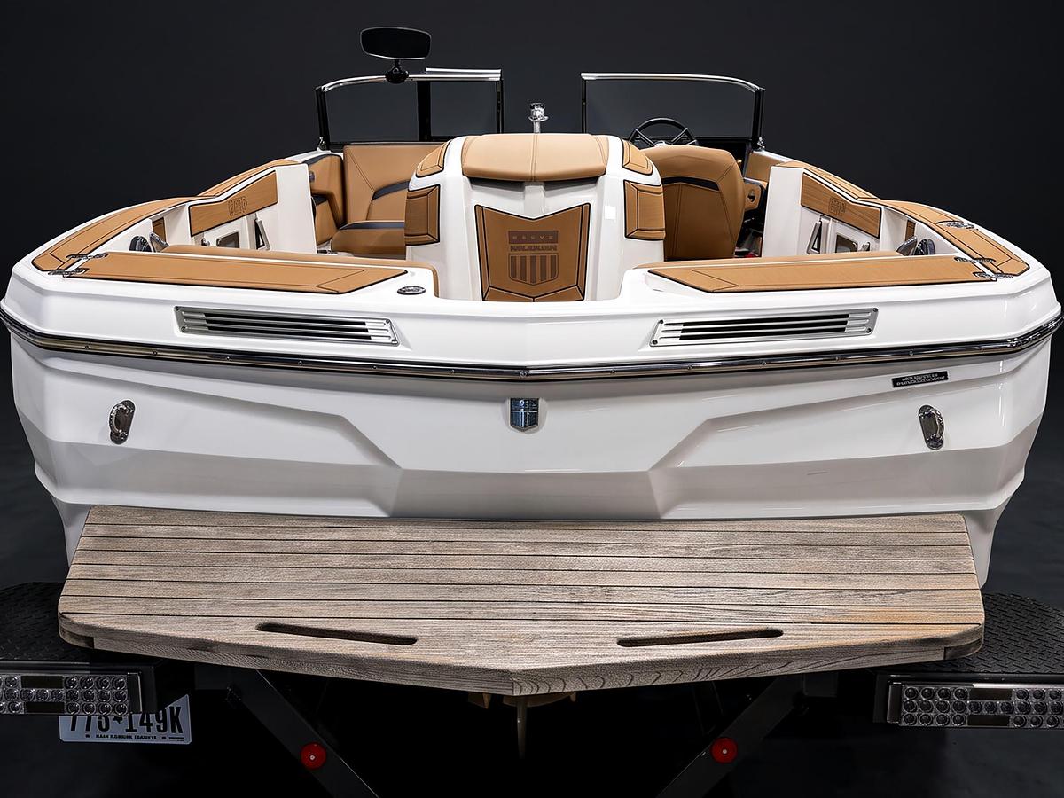 Used 2021 Mastercraft ProStar in All White w/ Tan interior