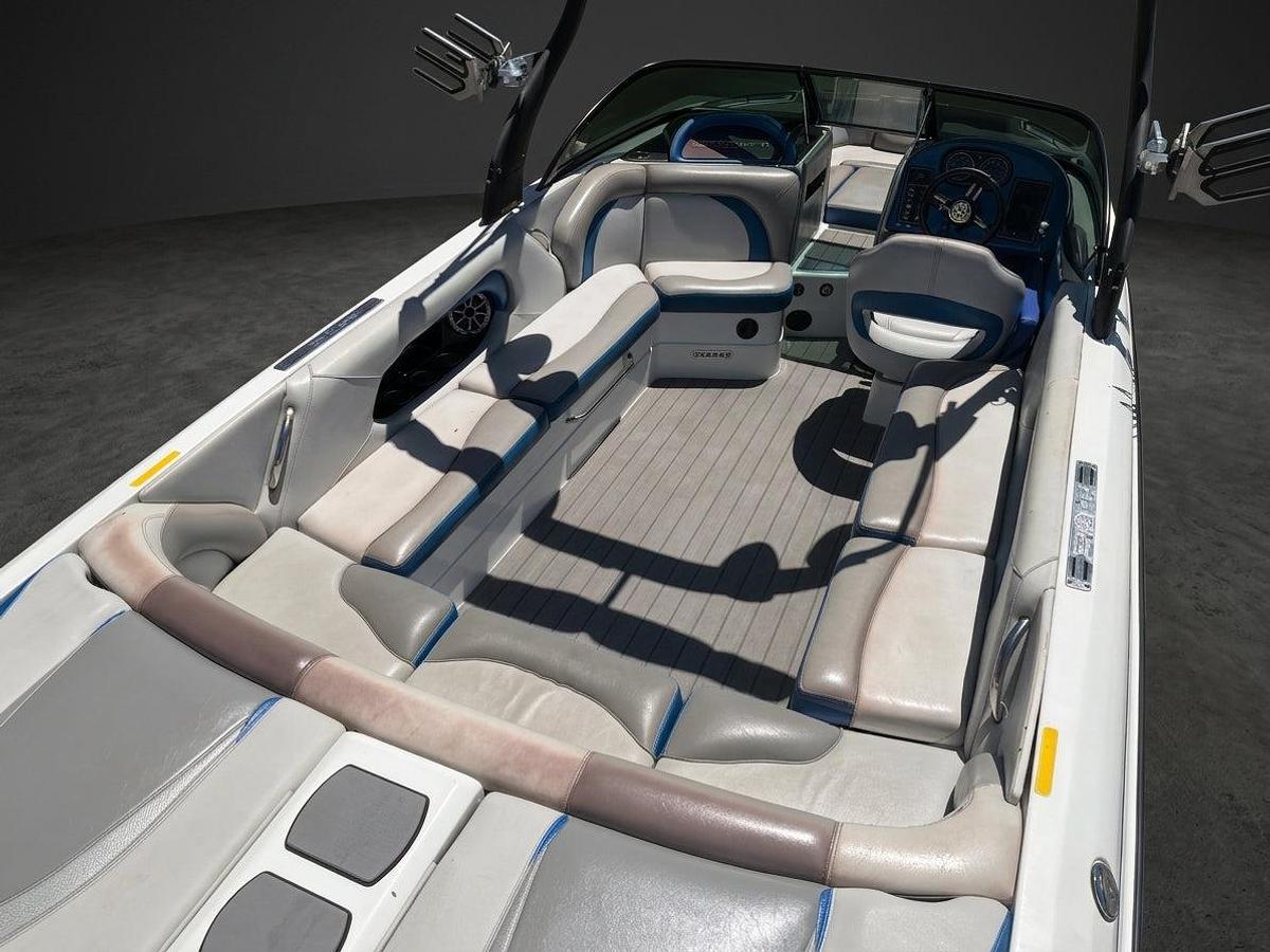 Used 2013 Centurion SV244 in Blue w/ White interior
