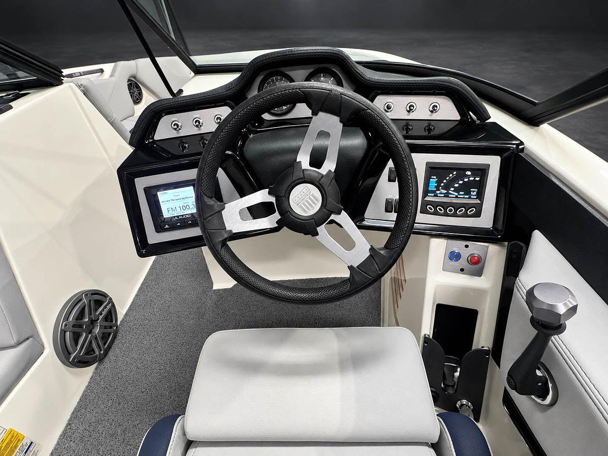 Used 2022 Mastercraft NXT22 in BLUE w/ gray interior