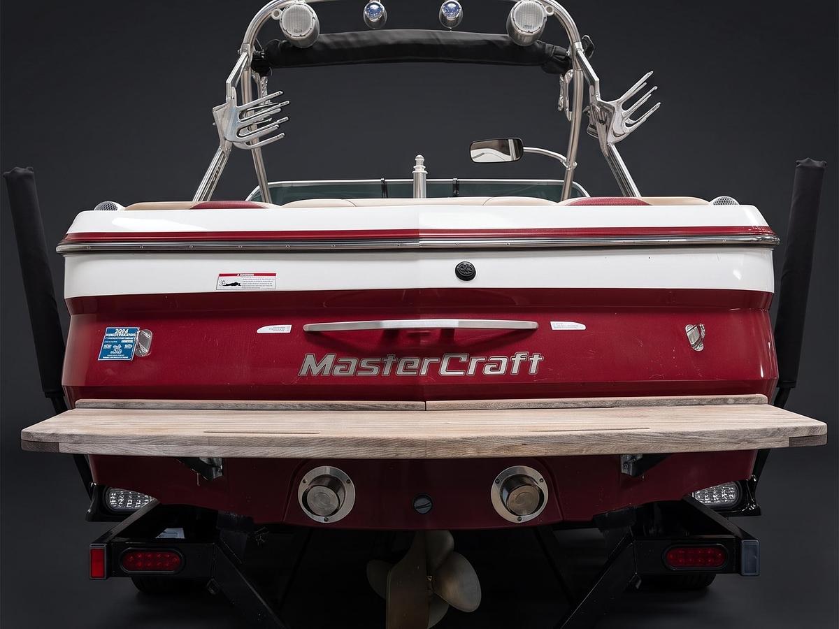 Used 2007 Mastercraft X15 in White w/ WHITE interior