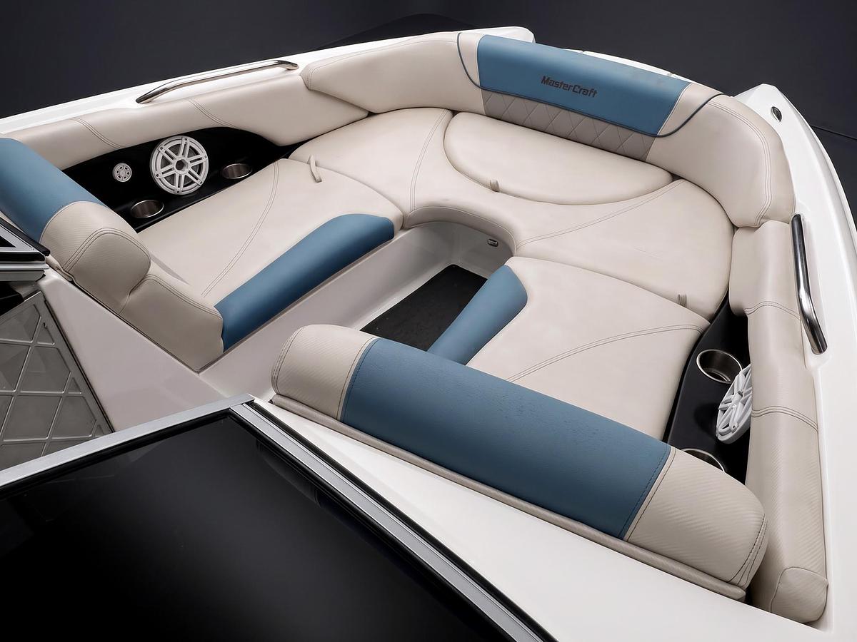 Used 2011 Mastercraft X45 - White / Blue