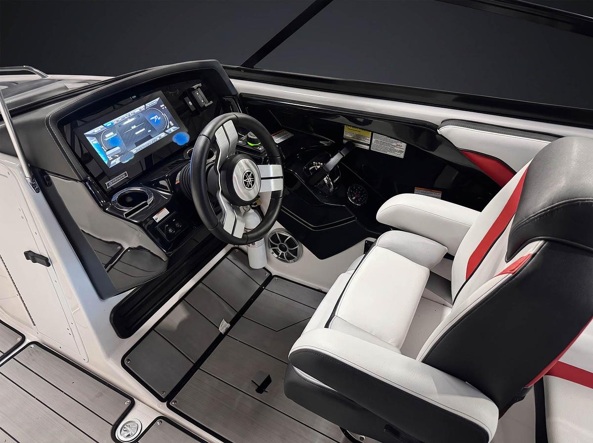 Used 2019 Yamaha 242x in White w/ WHITE interior