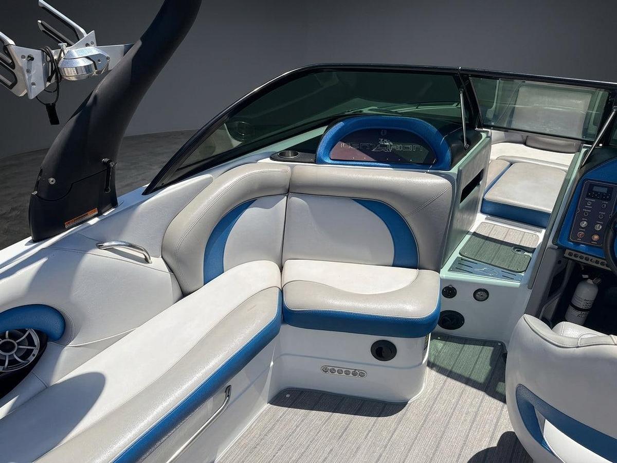 Used 2013 Centurion SV244 in Blue w/ White interior