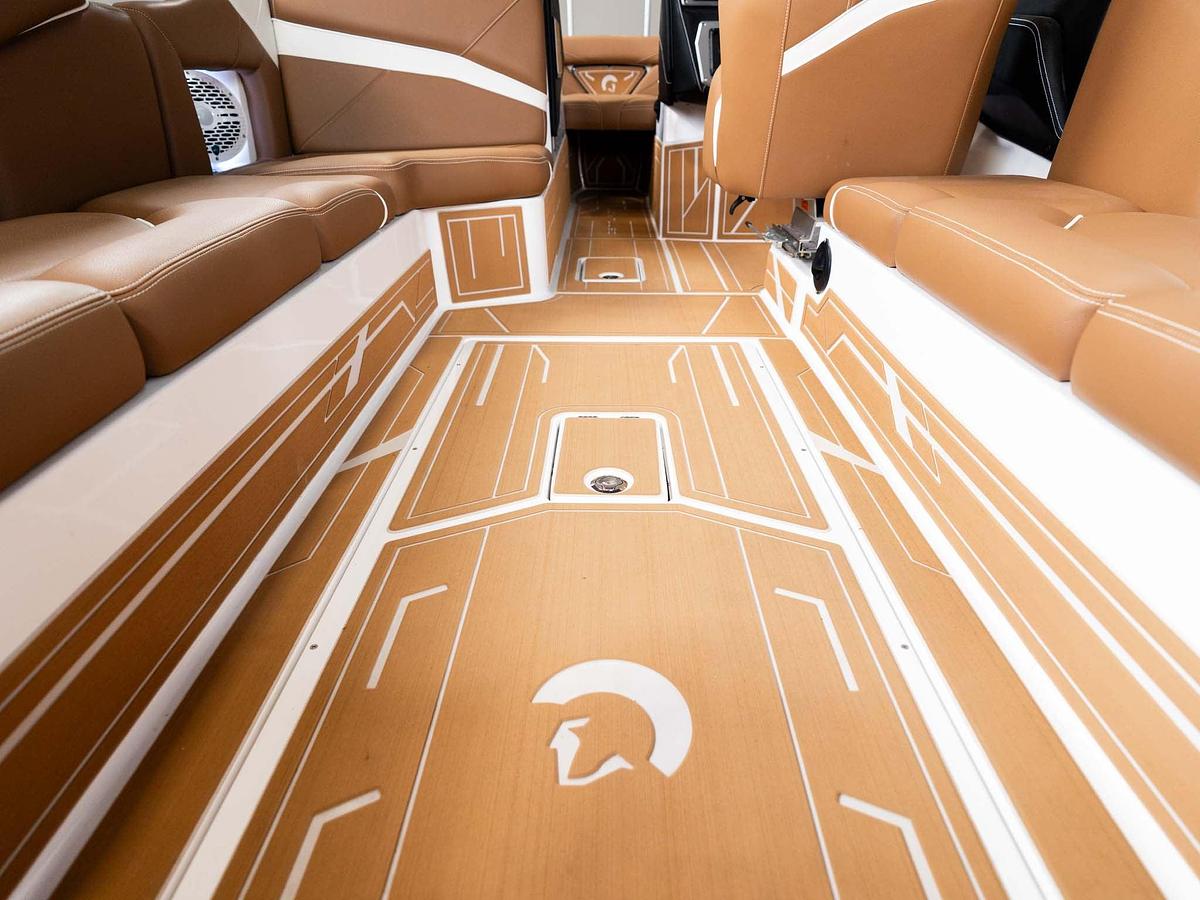 2026 Centurion NV243 - Frost White / Castano