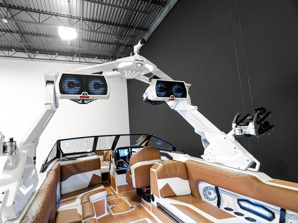 2026 Centurion Ri245 - White Frost / Castano Interior