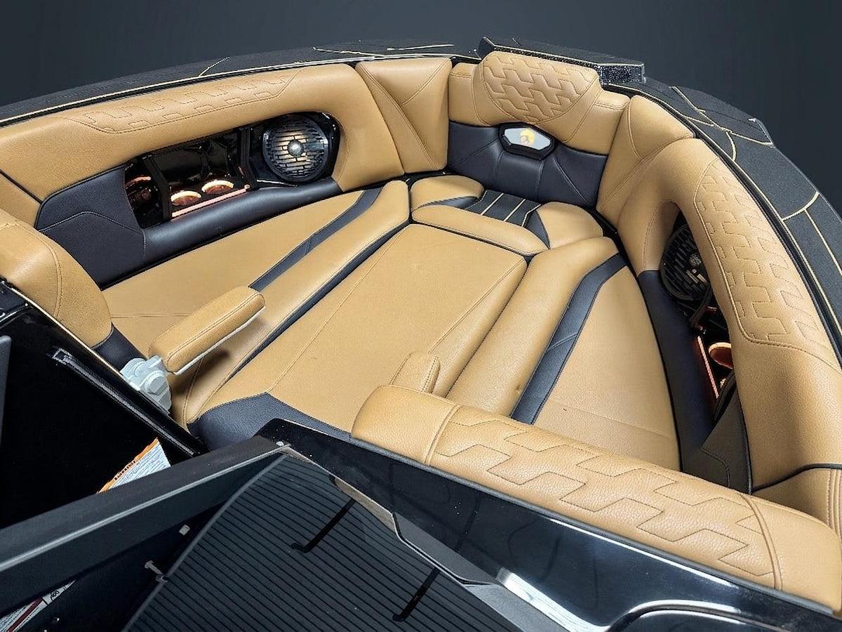 2026 Centurion Ri245 - Onyx Black / Black Flake / Castano Brown
