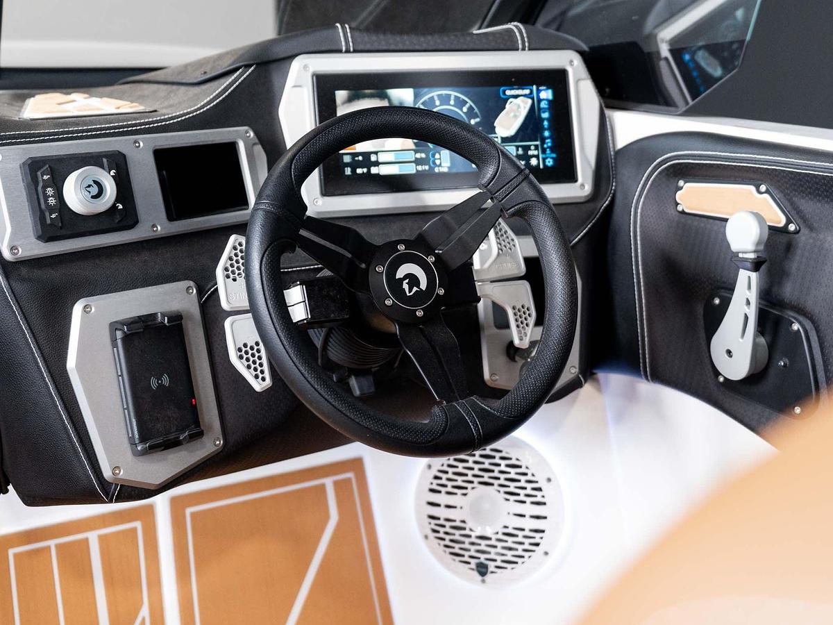 2026 Centurion NV243 - Frost White / Castano