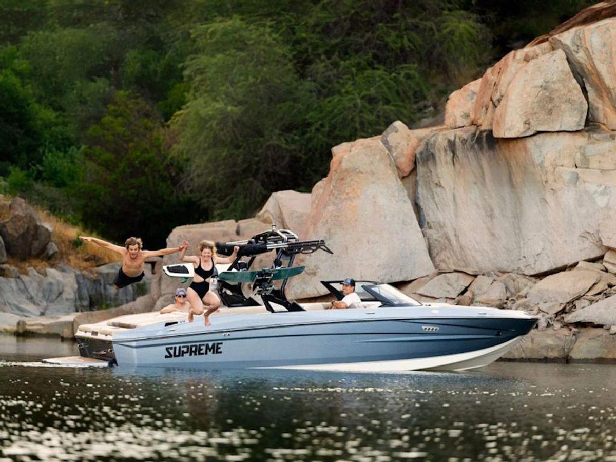 2026 Supreme Boats S240 Base