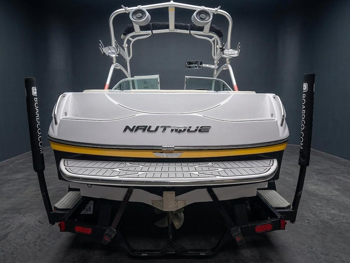 Used 2008 Nautique SAN 210 TE - White / Black