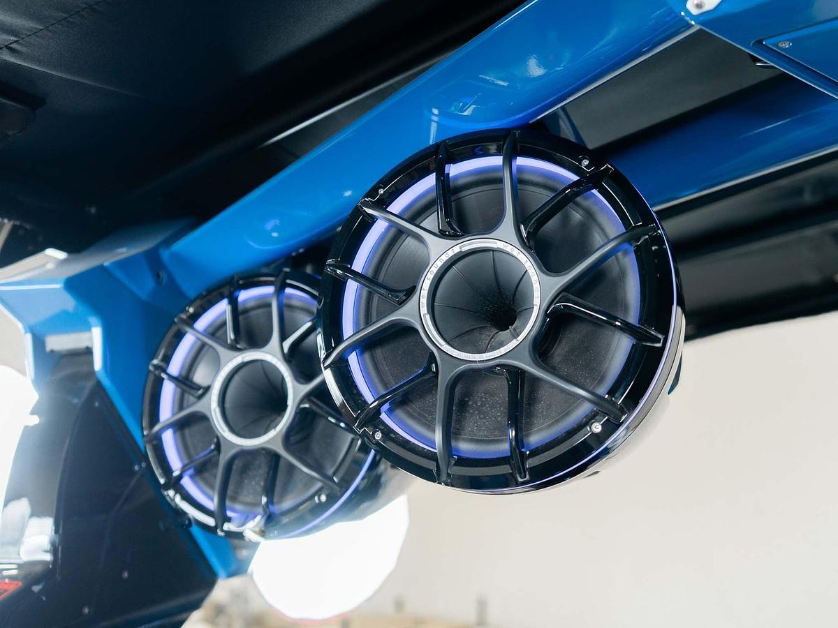 2025 Centurion Ri245 - Onyx Black / Marina Blue