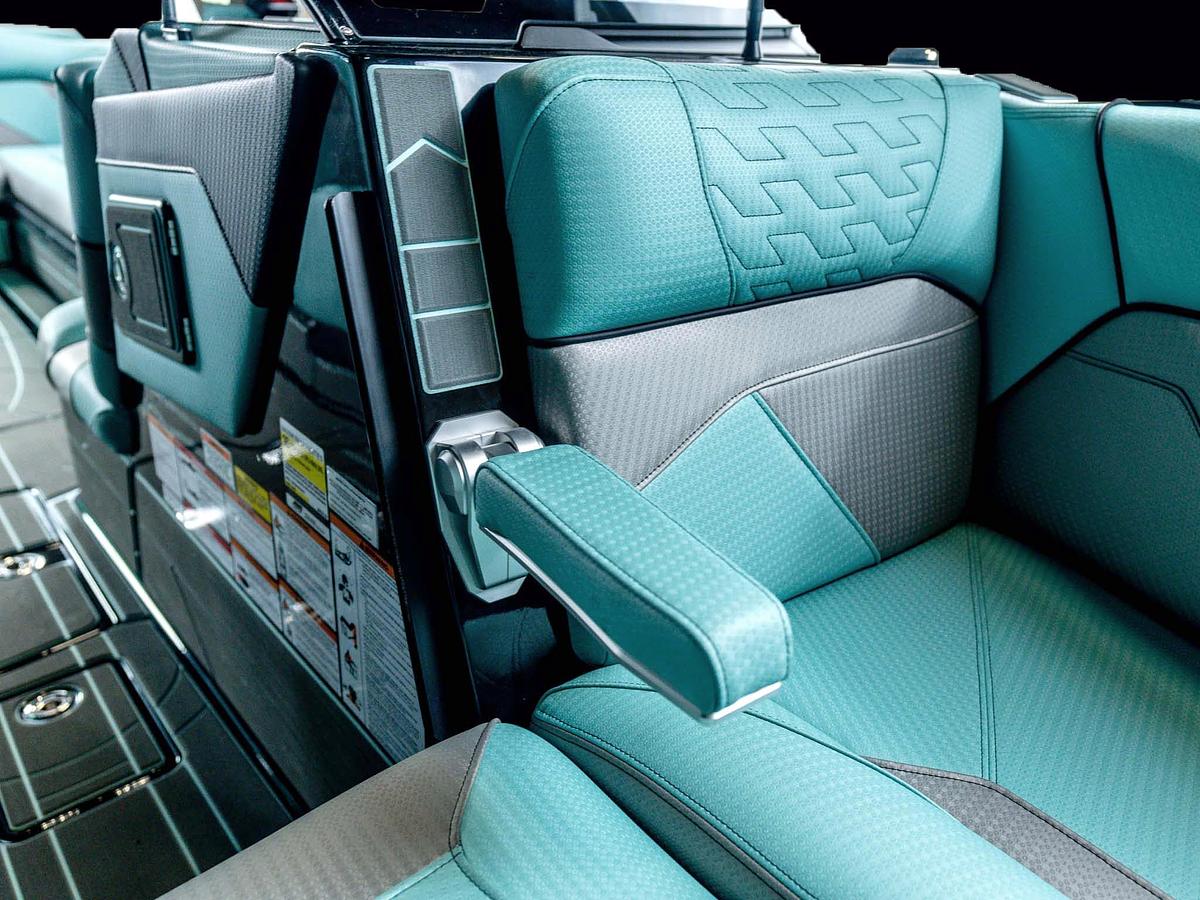 2026 Centurion Ri245 - Onyx Black Flake / Spearmint
