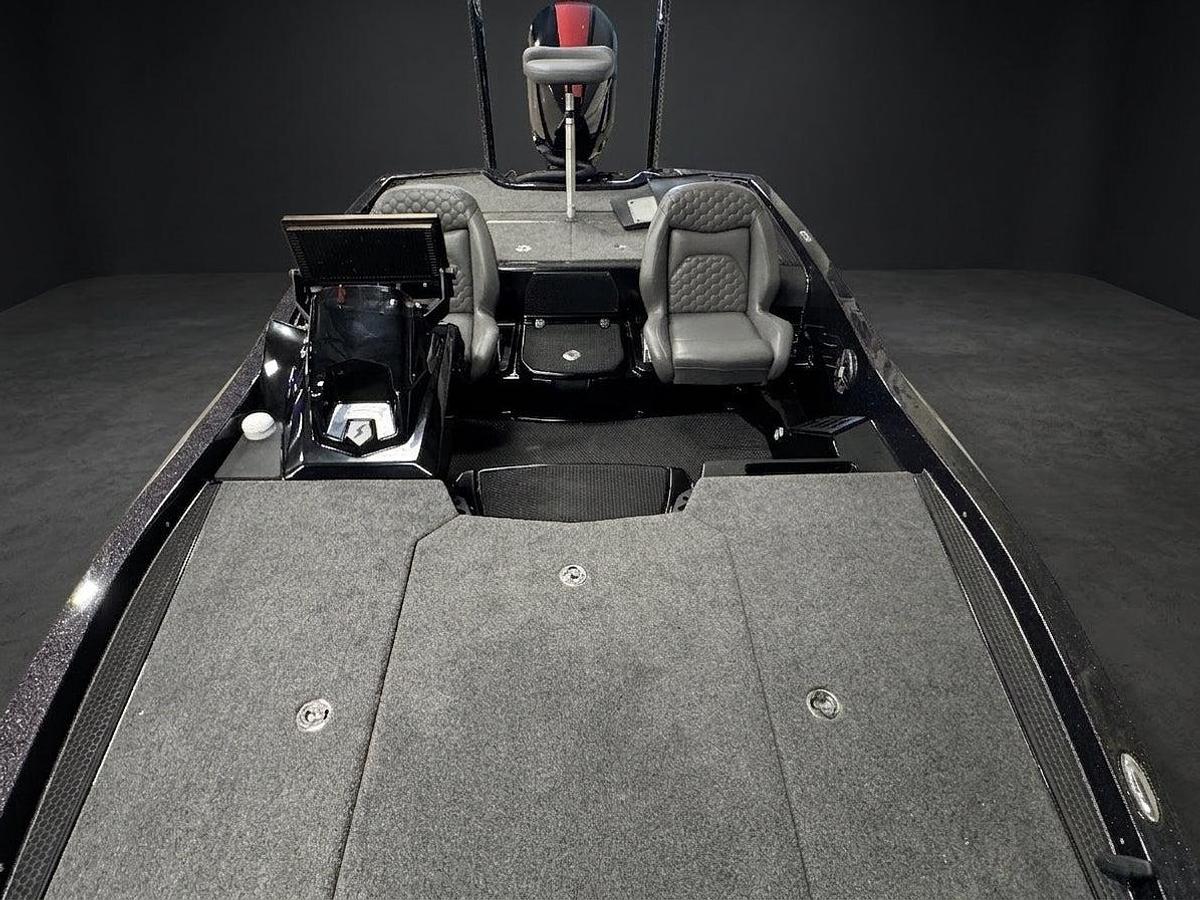 Used 2025 Ikon VLX20 in Midnight Flake w/ Gray interior