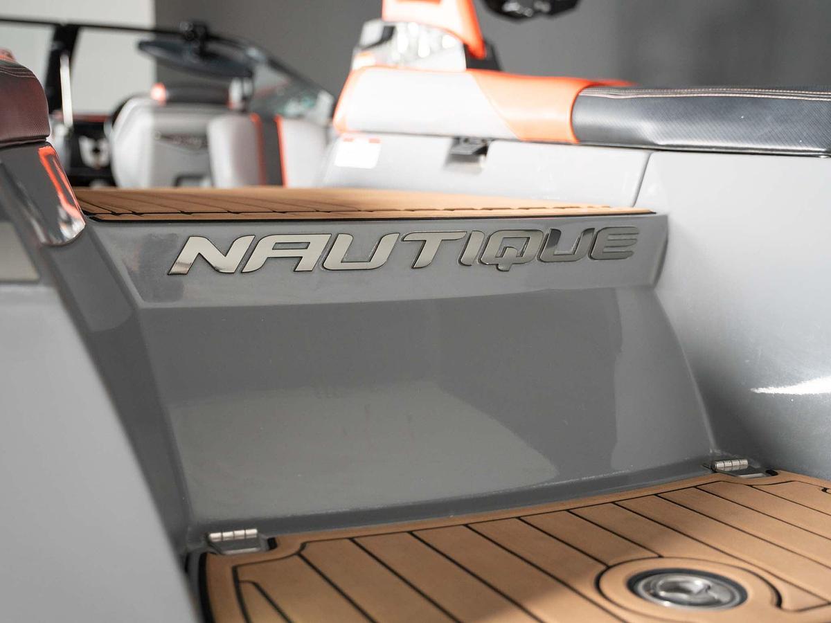 Used 2019 Nautique G25 - Grey / Orange