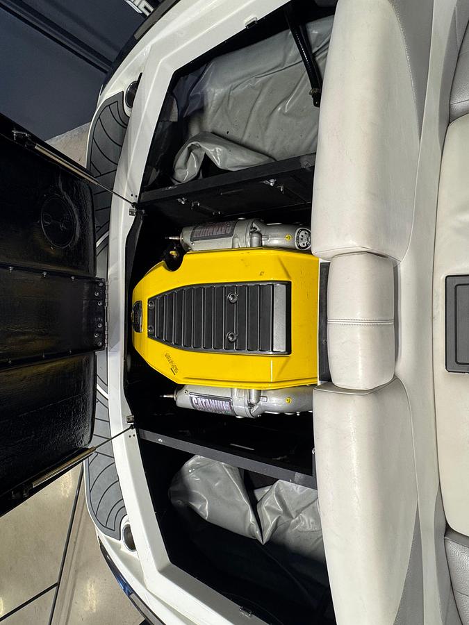 Used 2015 Centurion Enzo SV233 - White / Gunmetal / Black