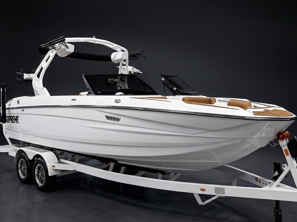 2026 Supreme S220 - White Frost / Castano Brown