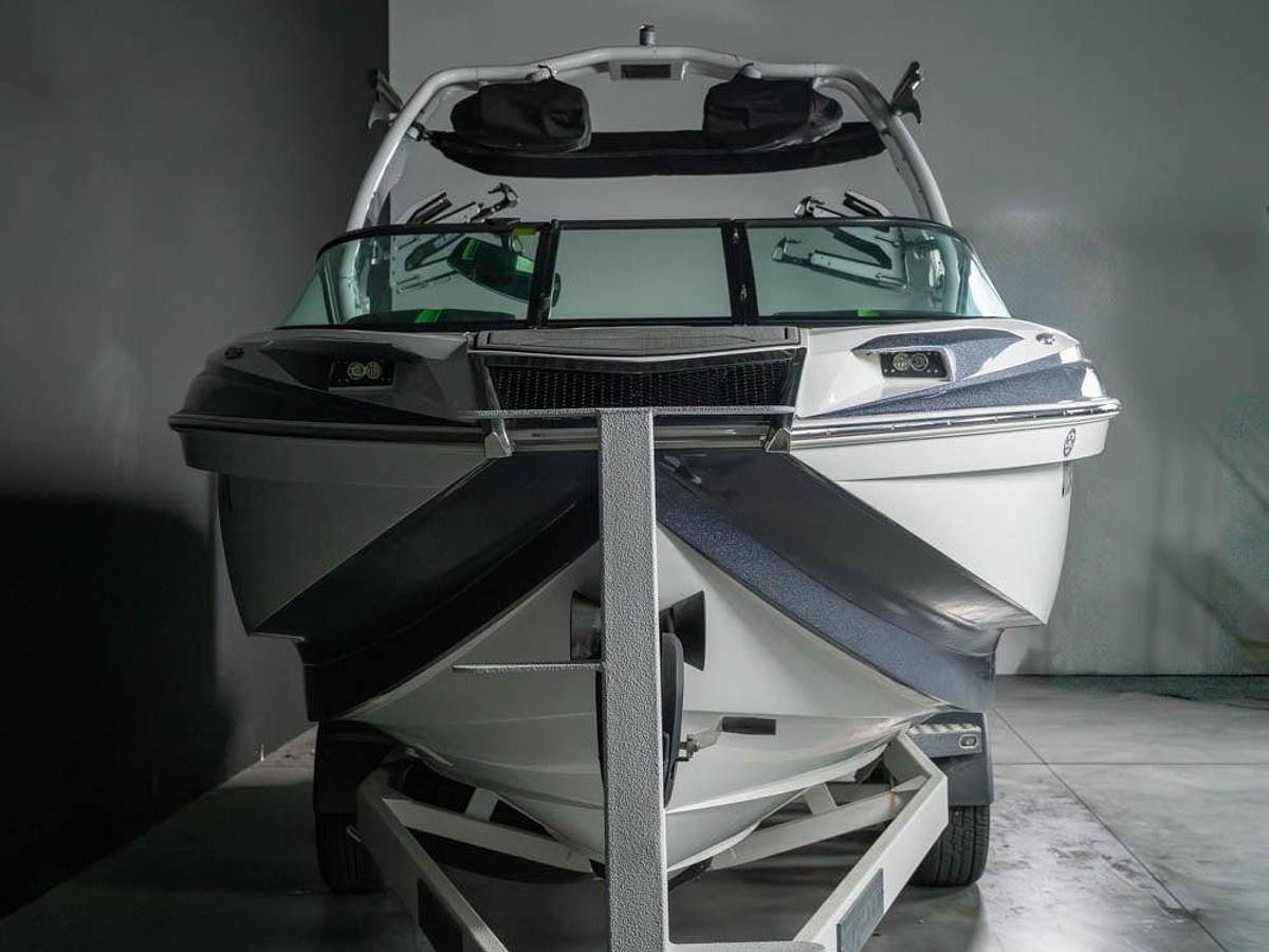 Used 2017 Centurion Ri257 - White / Gunmetal Flake / Green