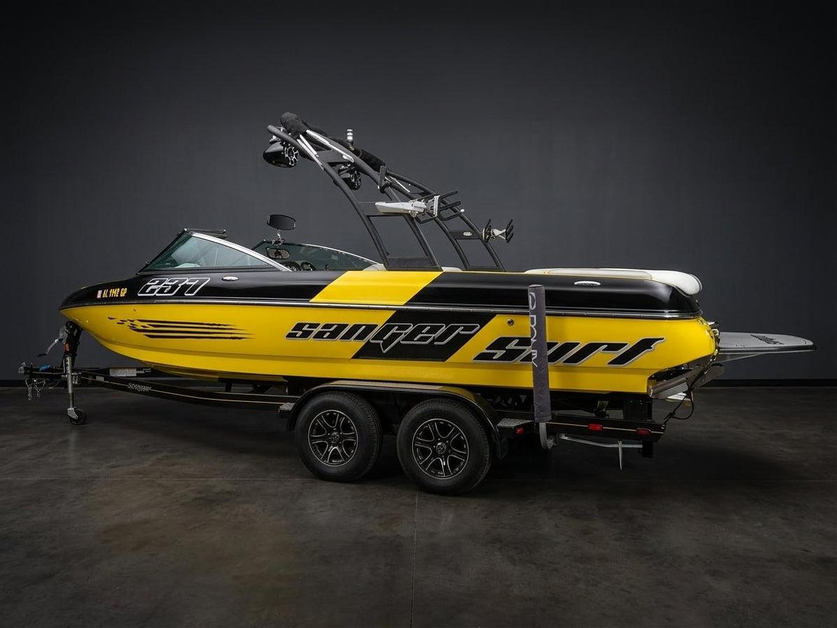 Used 2018 Sanger SV237 in Yellow w/ White interior