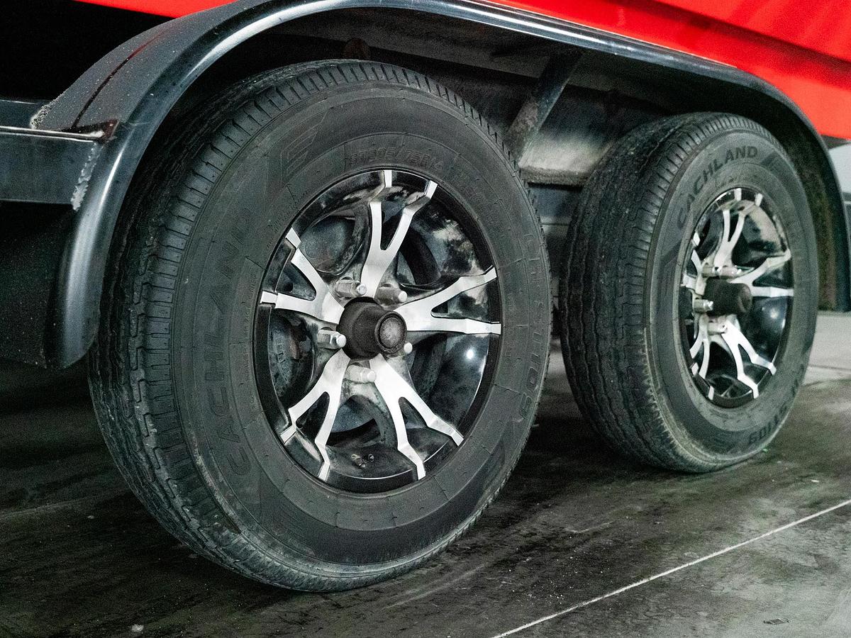 Used 2013 Sanger 237 Wake Series - Red / Black