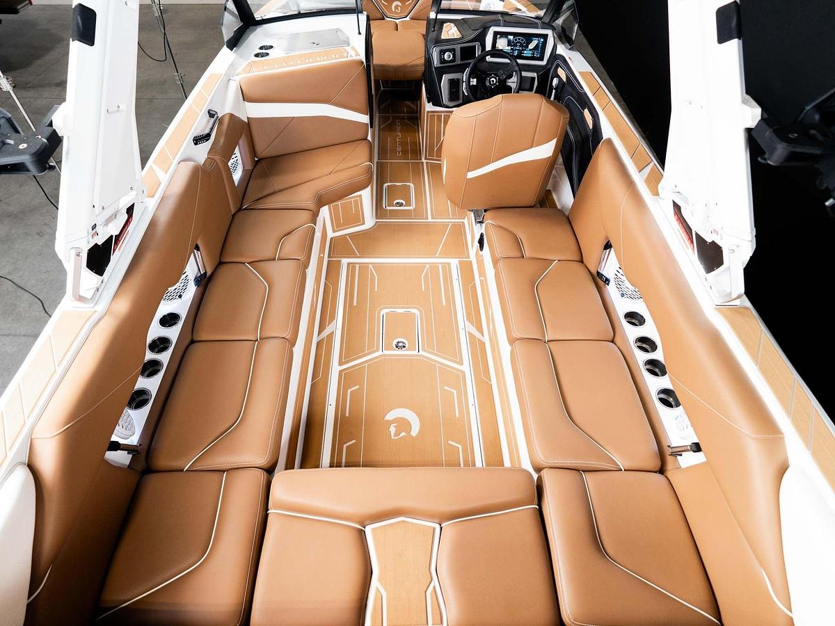 2026 Centurion NV243 - Frost White / Castano