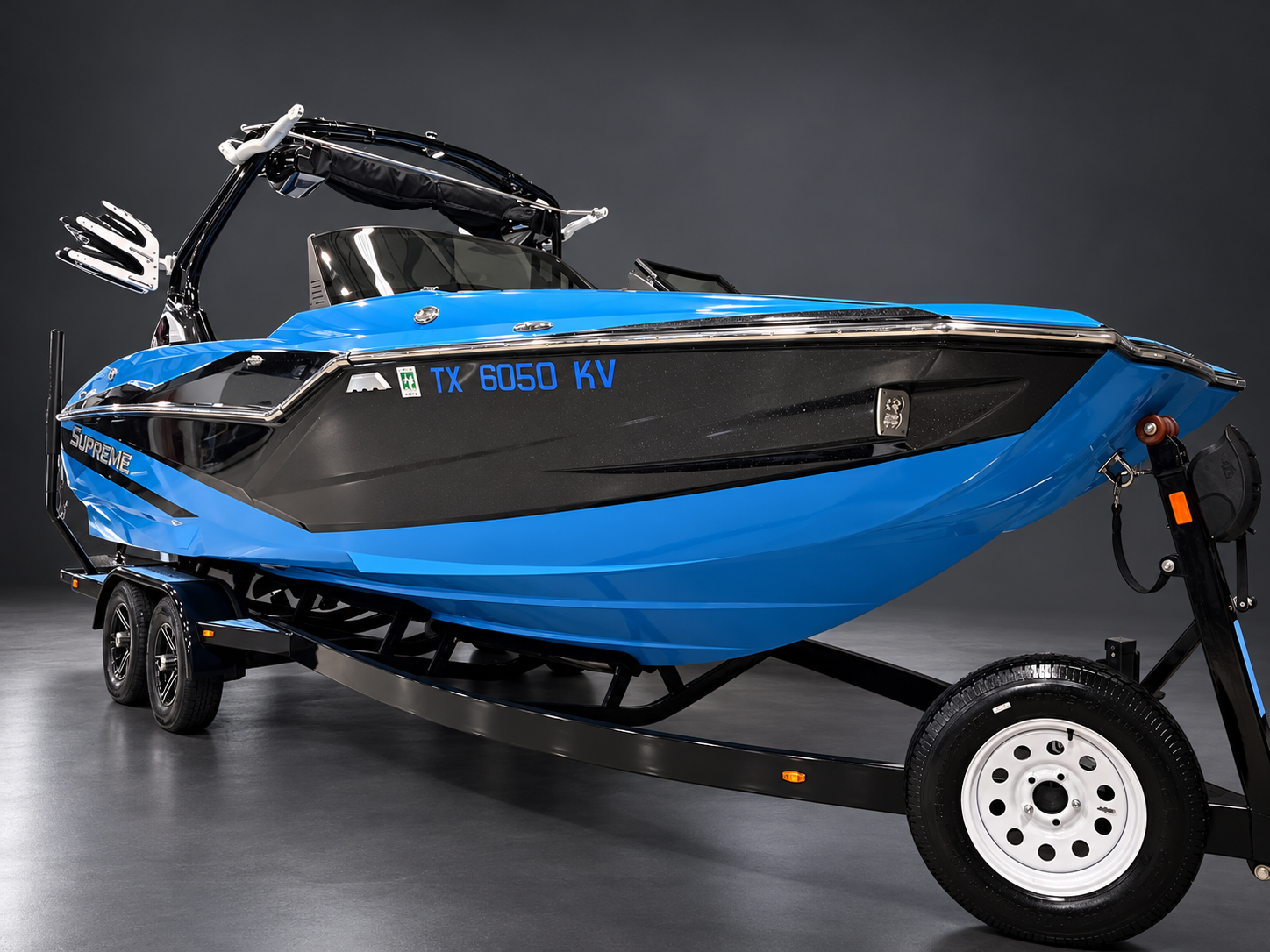 Used 2021 Supreme ZS232 in BLUE w/ WHITE interior