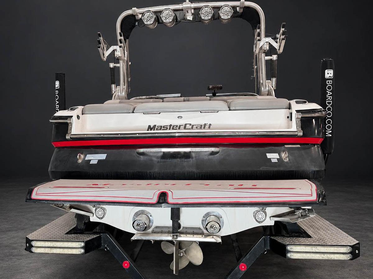 Used 2014 Mastercraft X35 in BLACK w/ gray interior